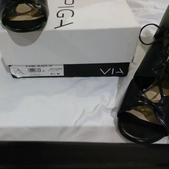 Via Spiga Heels - 6.5 - Picture 2 of 11